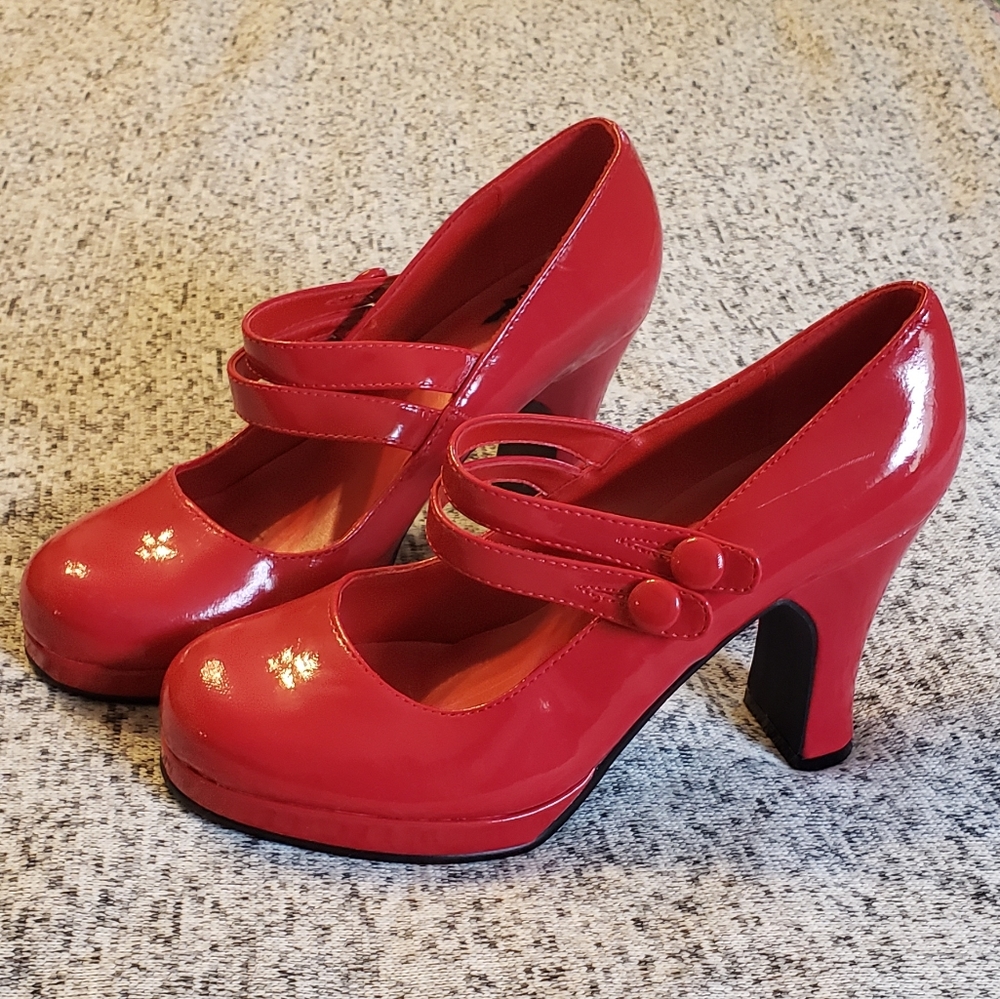 NWOT Platform heels